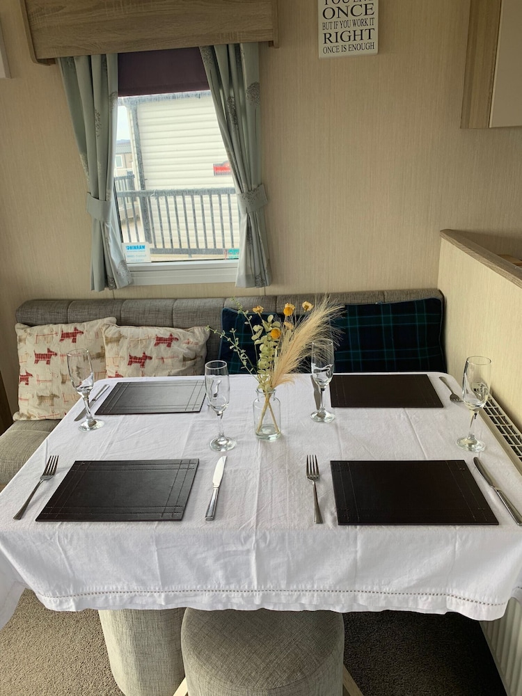 Seaside Retreat - Golspie Cabin