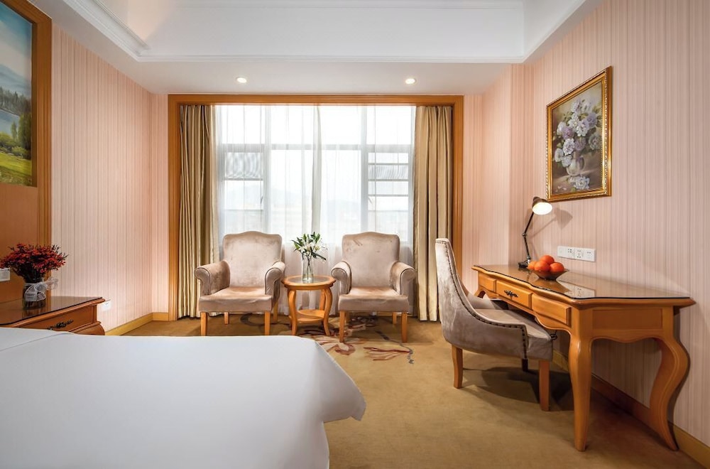 Vienna International Hotel (Shenzhen Airport Hangcheng)