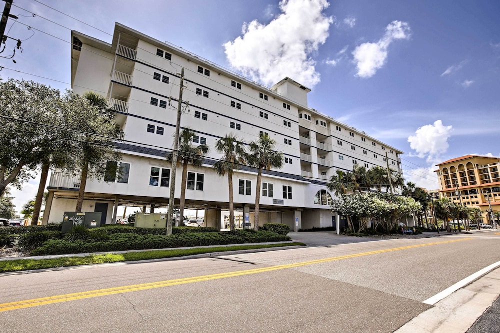 Bayfront Clearwater Beach Condo w/ Pool Access! view 2