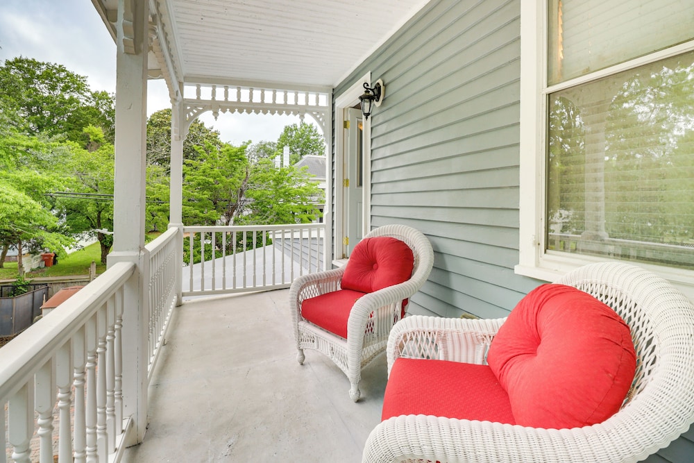 Walk to Waterfront: Downtown Elizabeth City Home!