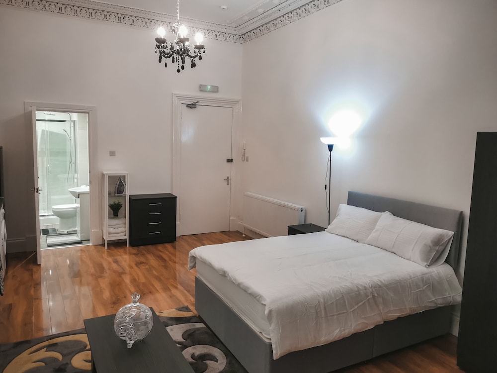 SH Apartments - Dixon Street view 5