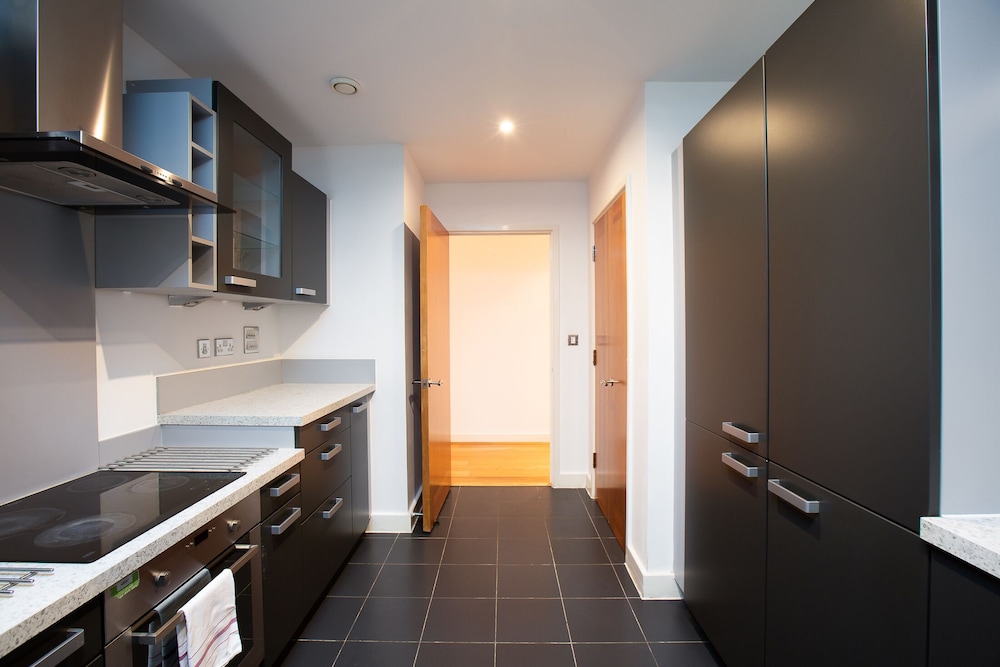 Waterside Bliss 2 Bed 2 Bath Apartment
