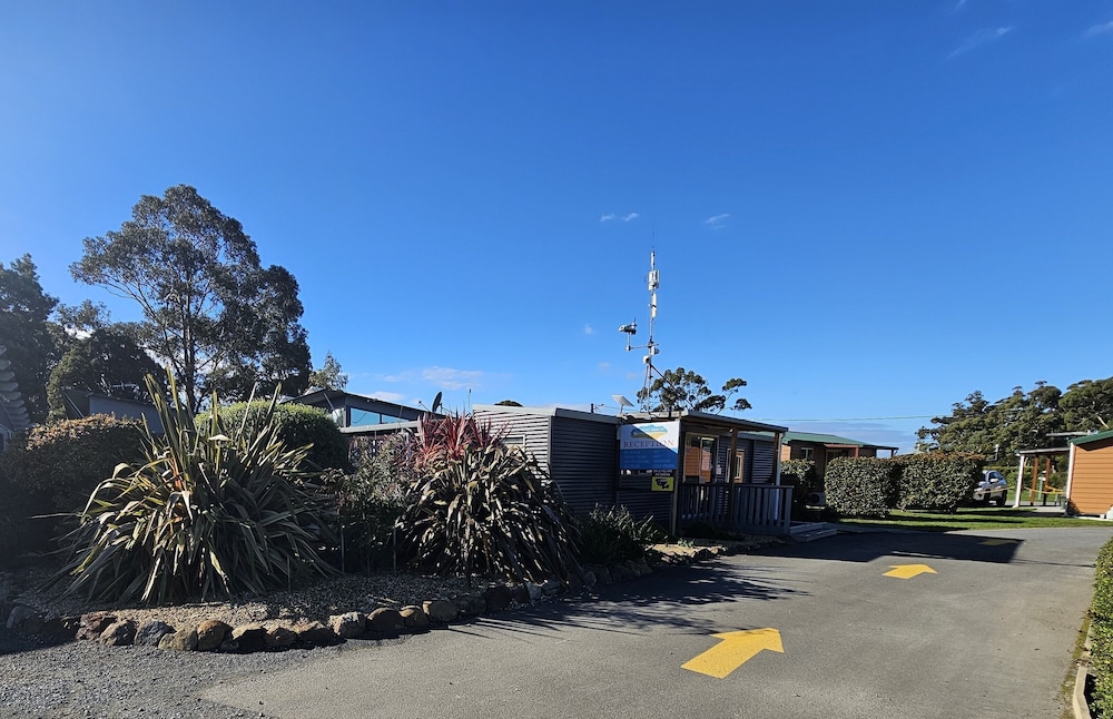 Snug Beach Cabin And Caravan Park