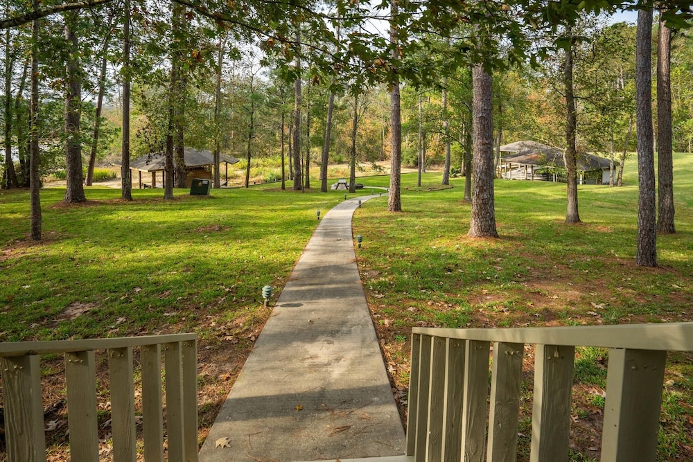Wooded Lake Retreat 3 Bedroom Home