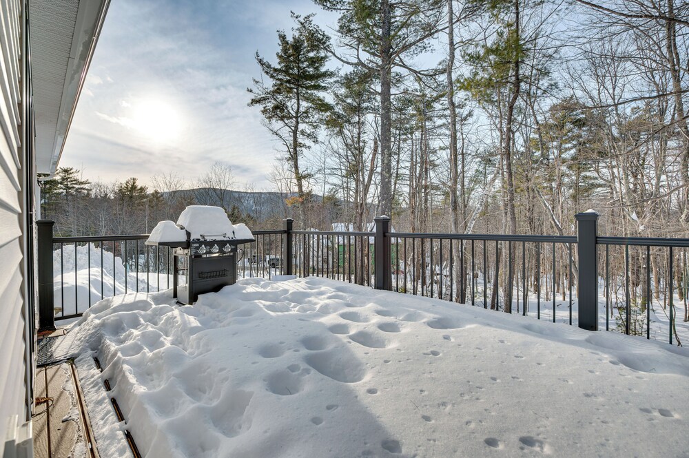 6 Mi to Lake Winnipesaukee: New Hampshire Home