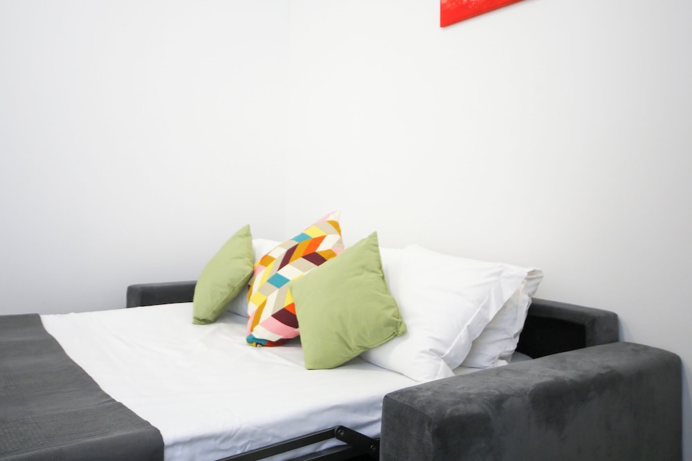 KHL apartments
