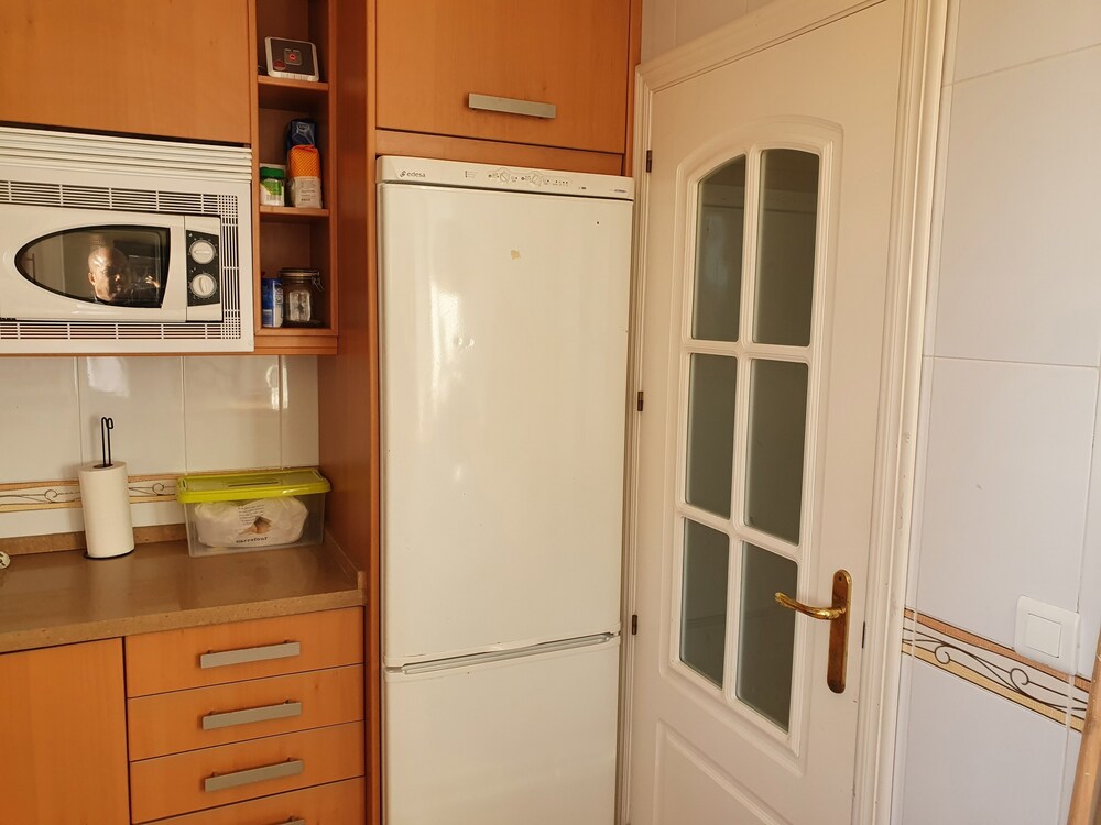 3 Bed Penthouse - Sleeps 8 - Pool - Sea View
