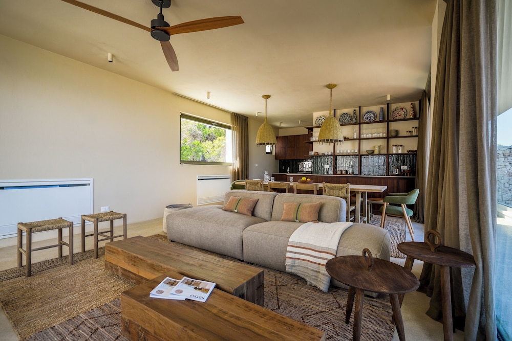 Botanico Villa & Suites
