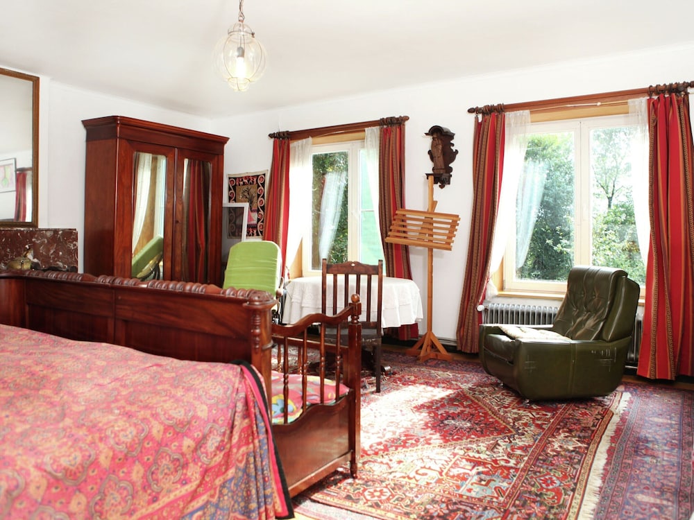 Spacious 11-bed Family Retreat