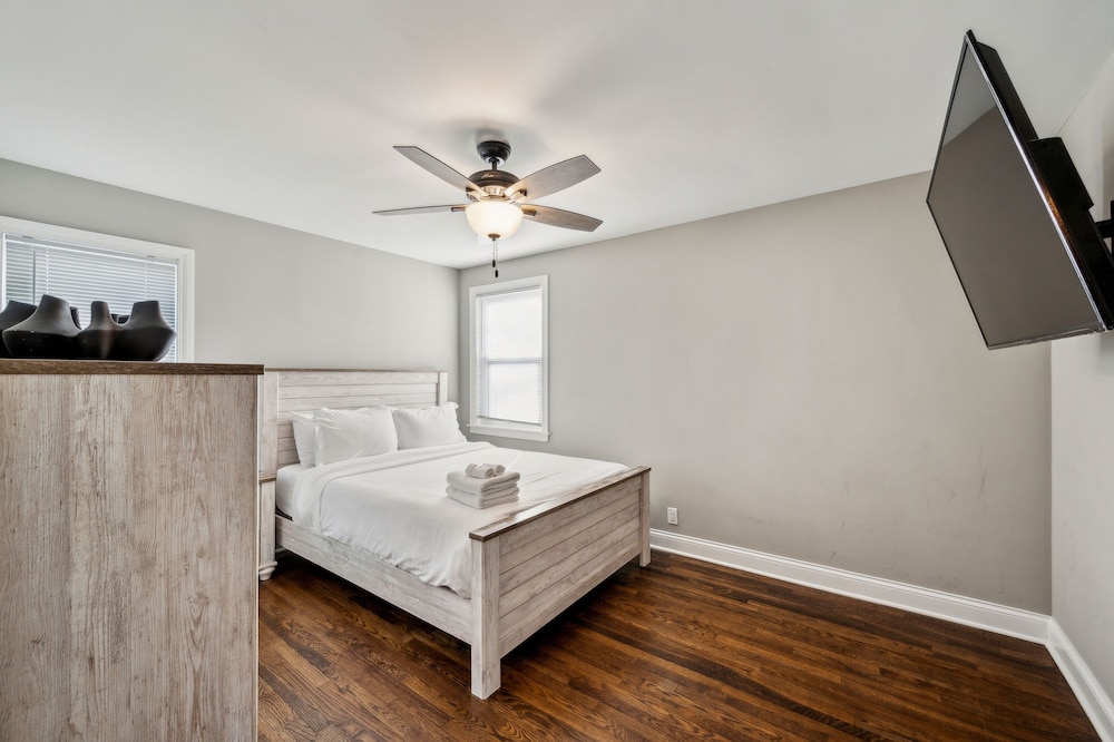 Charming Belmont Heights Oasis 4 Bedroom Home