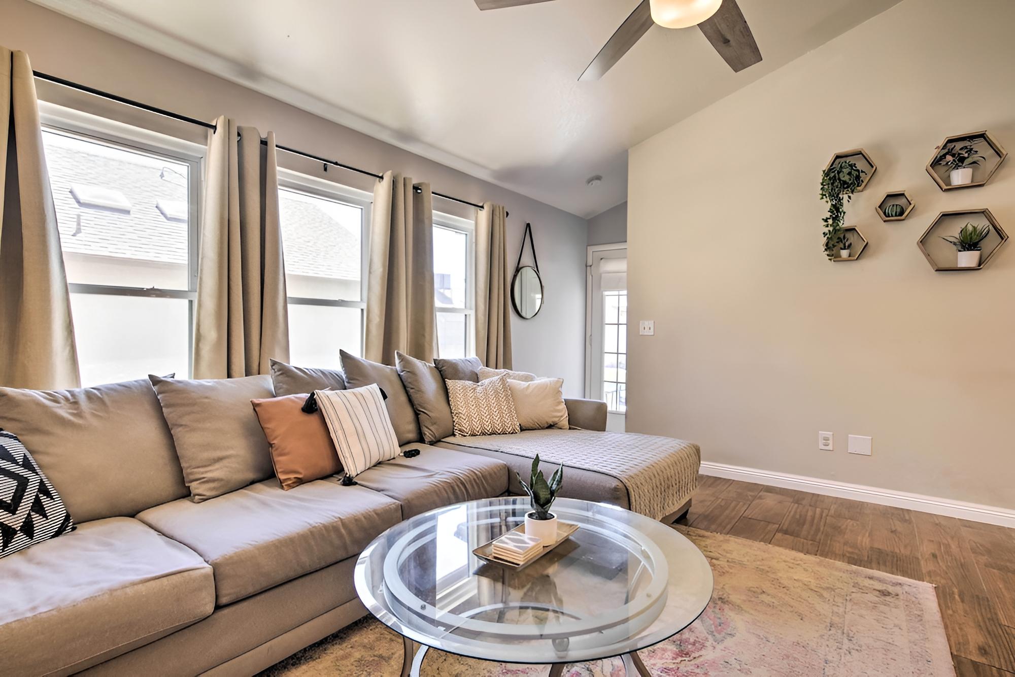 Idyllic Mesa Home w/ Turf Yard & Pool Access! view 3