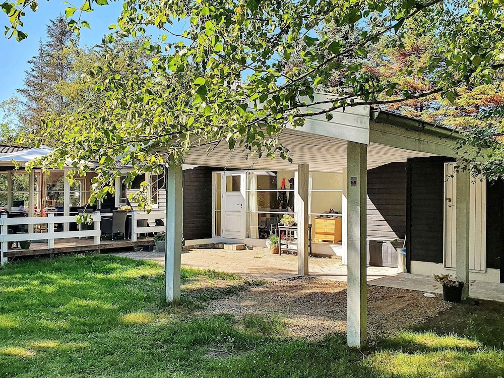Simplistic Holiday Home in Gørlev near Sea