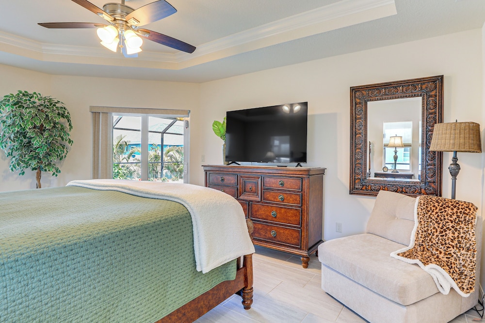 Beautiful Venice Getaway, 4 Mi to Manasota Beach!