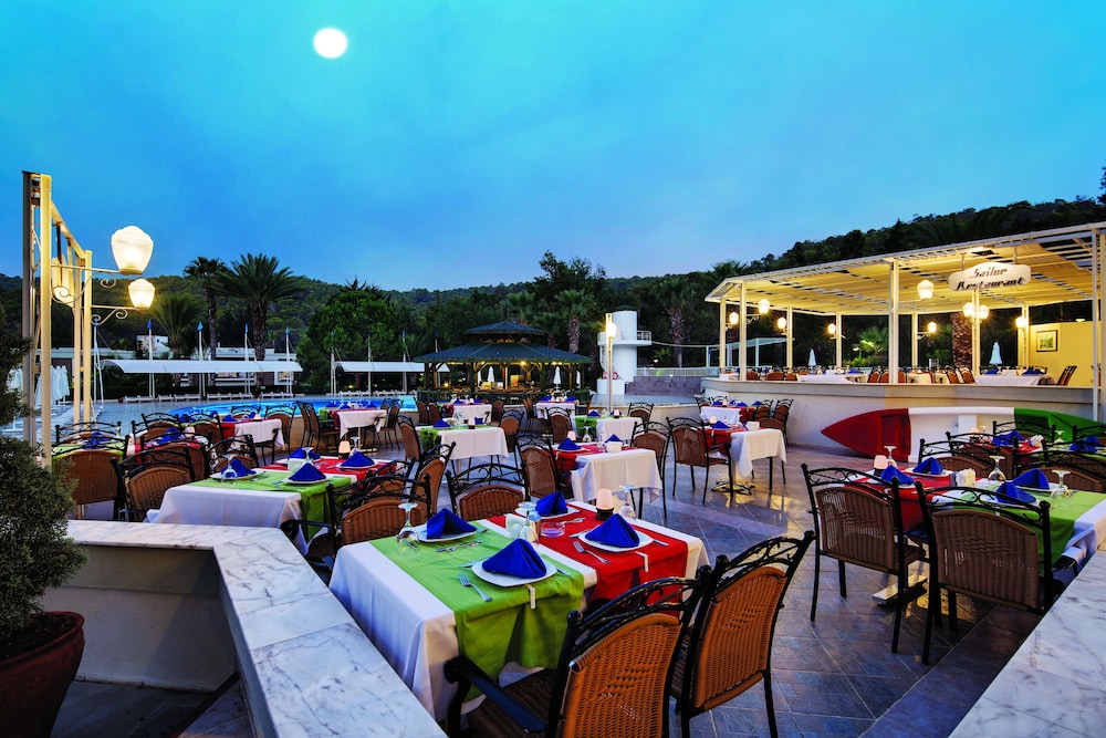 Green Bay Resort & Spa