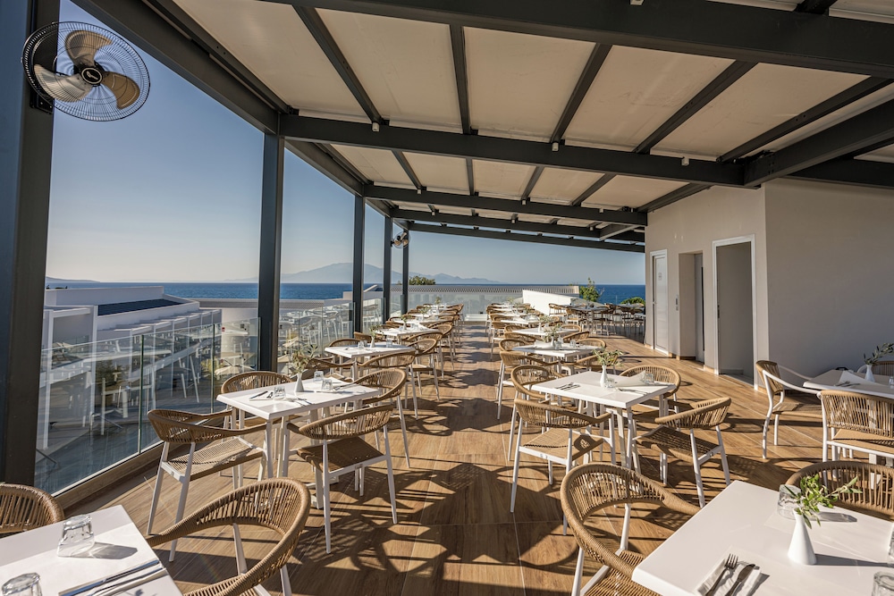 Mirage Bleu Hotel 37