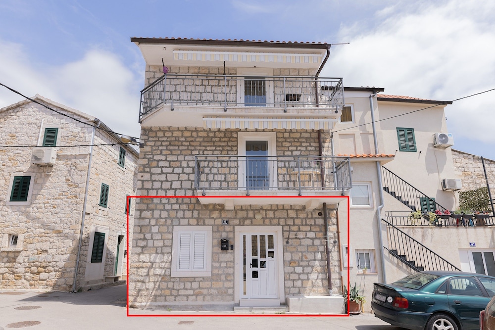 Apartments Kastilac with sea view