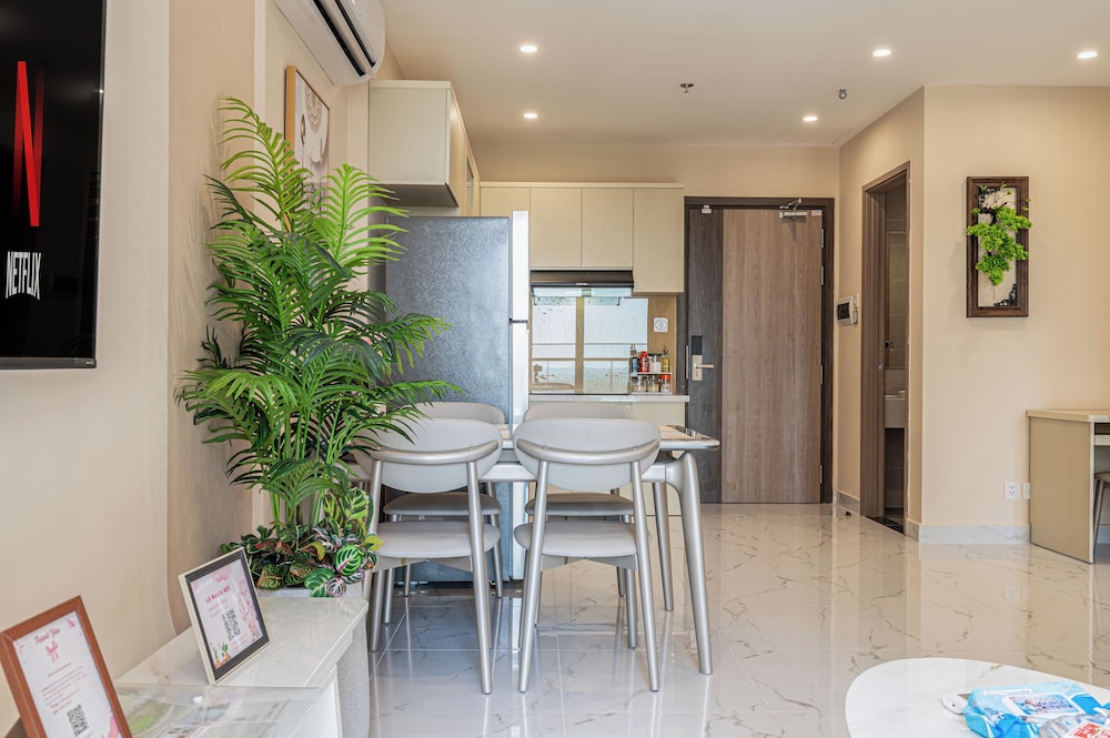 LA Nest 1BR River View Near Vincom