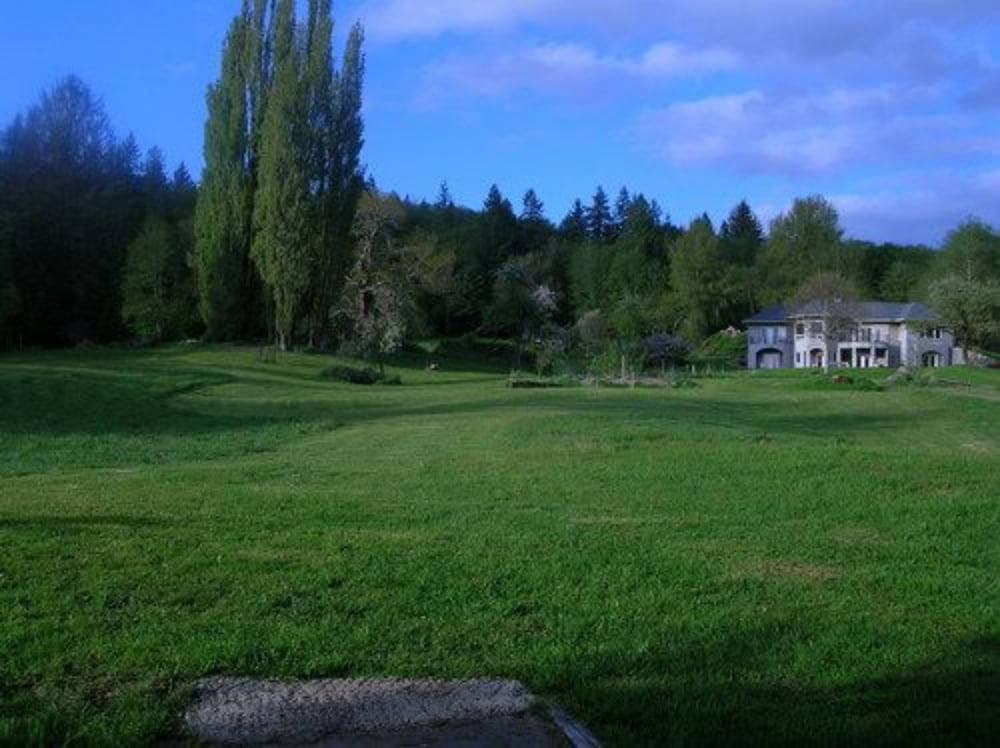 Lucky Mud Inn and Disc Golf Resort