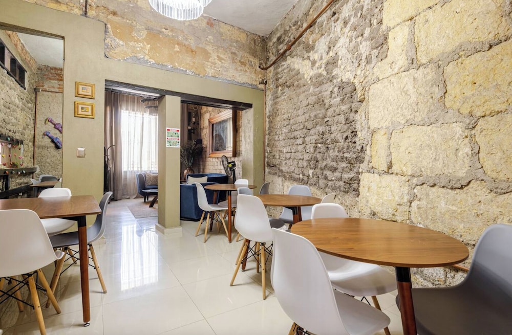 Adhoc Boutique Barrio Antiguo