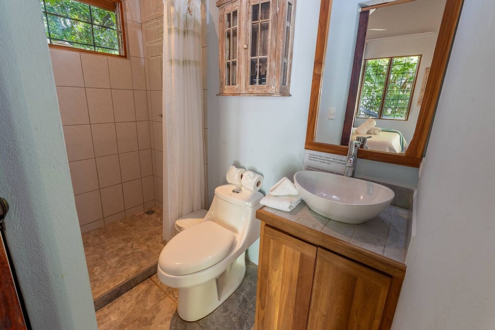 Casa Bonita - 5BR With Pool Walk to Beach
