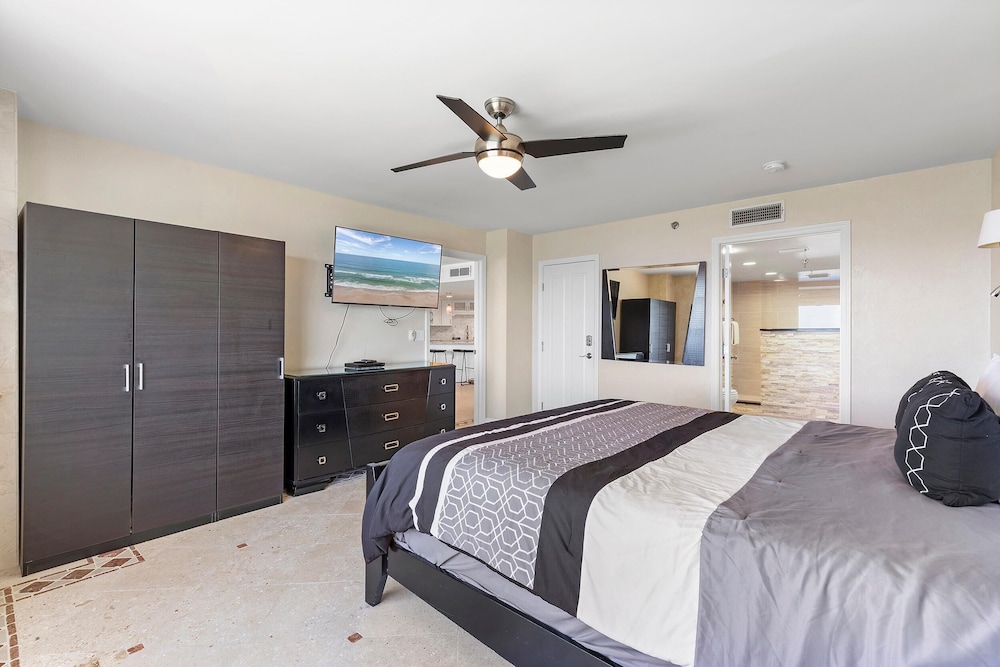 Ashley Penthouse 5