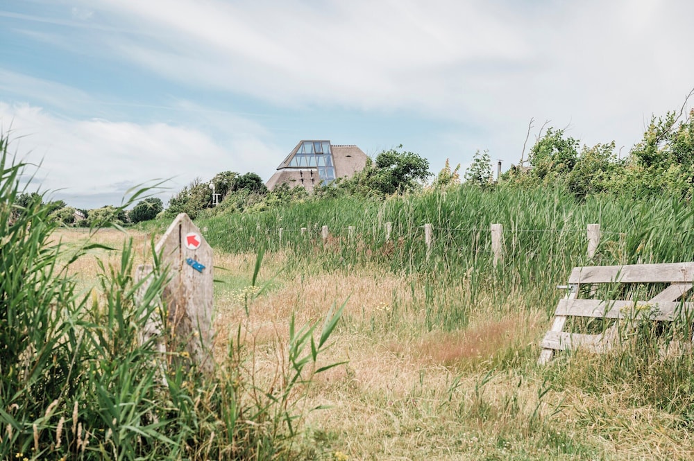 Kidz Lodge in Zon Zee Strand With Play Area