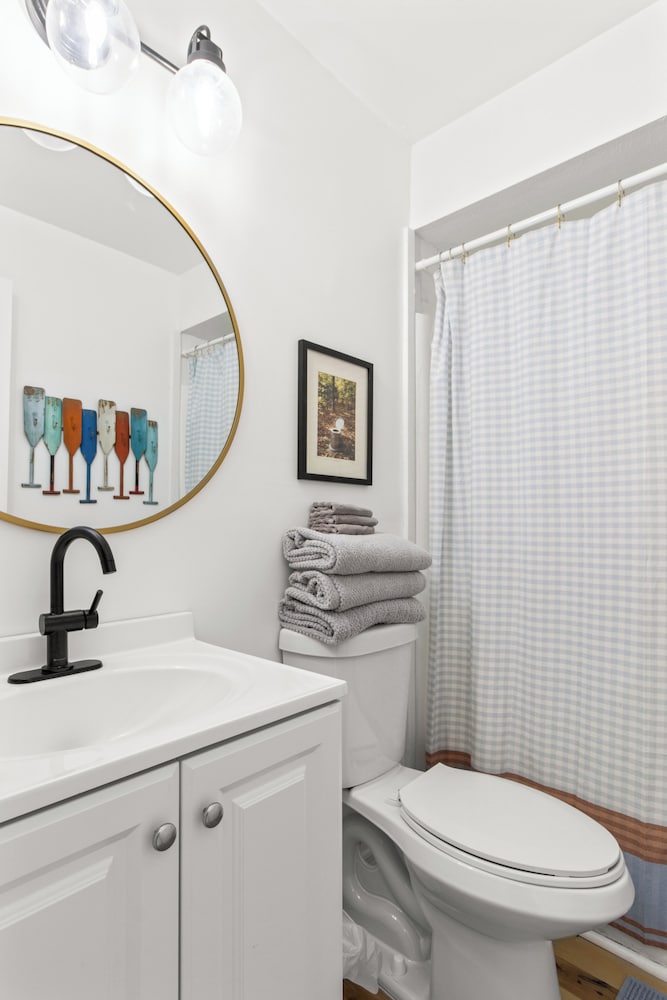 NEW Listing Discount! • Near Manatees & Springs