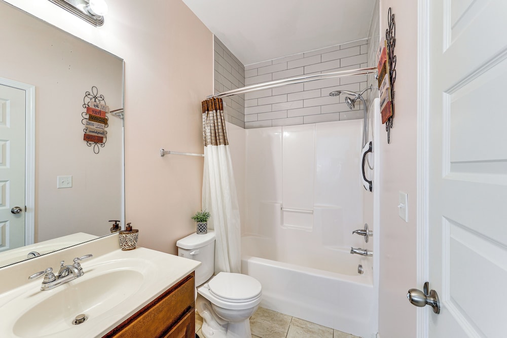 Spacious Family Home w/ Patio in Graniteville!