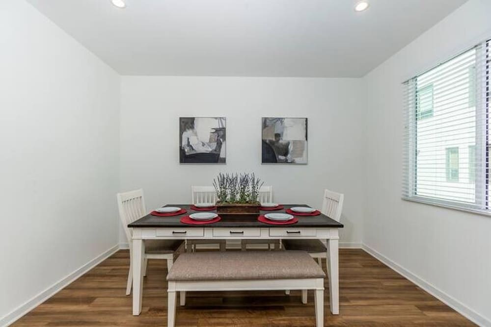 Private Room With Shared Bathroom