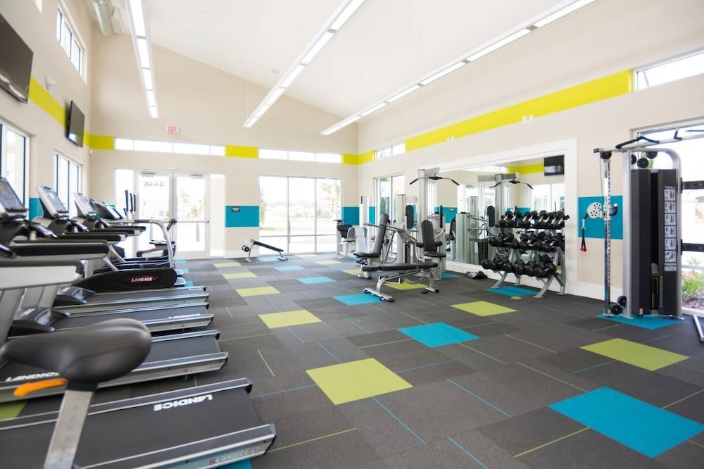 18Guest LakeView Home w HotTub Cinema - Image 3