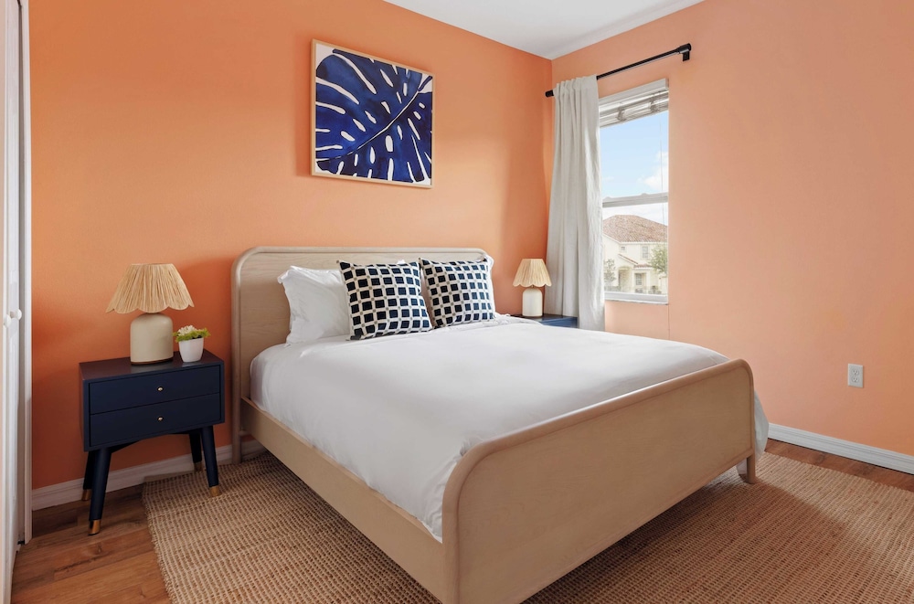Sleeps 18! Solterra Resort, Pool, Gameroom, Themed Bdrs Broad Oak by Avantstay