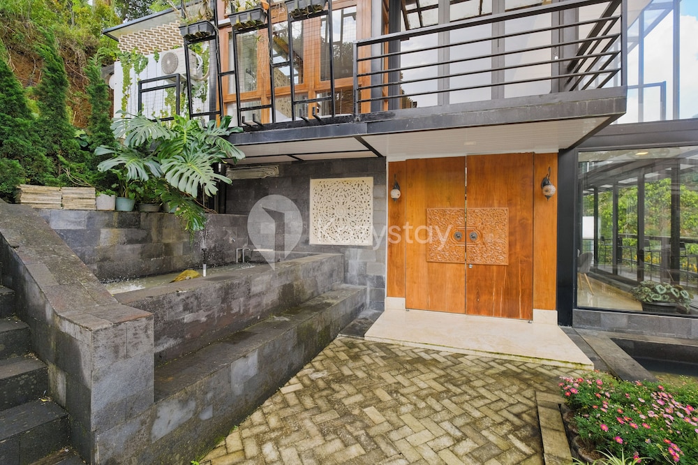 Griya Keraton Villa by Kozystay - Dago