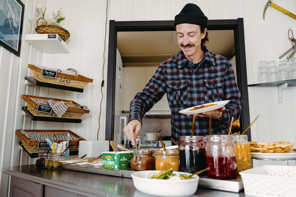 Gjestehuset 102 - your home away from home!