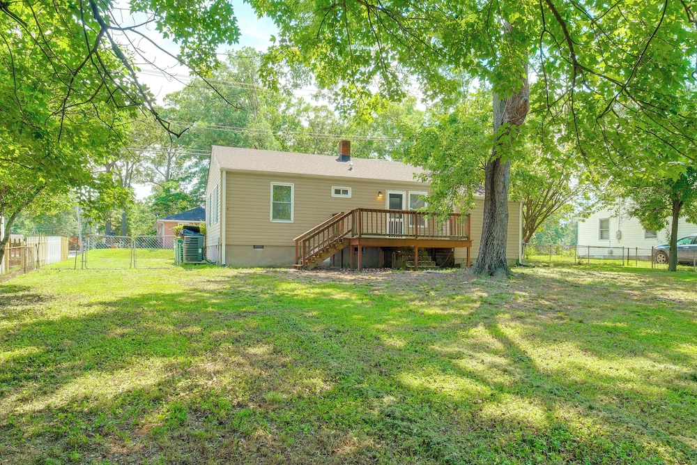 3 Mi to Historic Dtwn: Hopewell Home w/ Yard