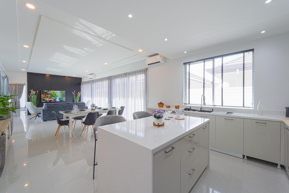 Modern Villa 3BR - Great Location KL3