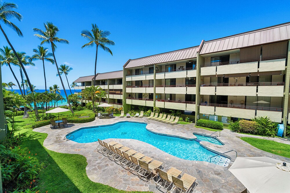 Hotel White Sands Village