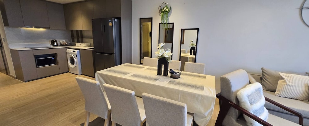 Sea View 2 Bed Room Luxury - Perfect Location