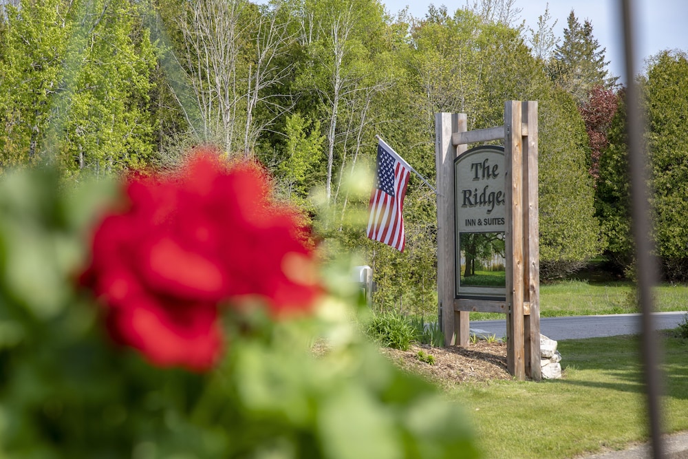 Ridges Inn & Suites