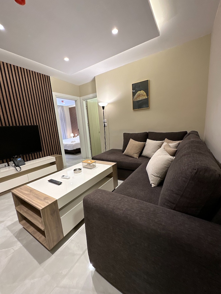 Charming Amman Apartment With Terrace and Garde