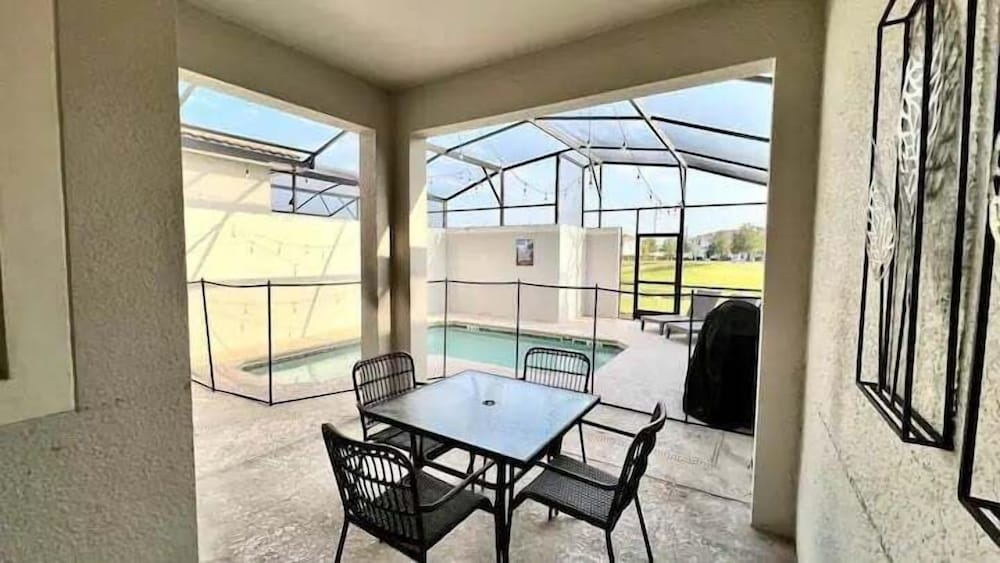 Let's Glo Now Adventure Cove Villa 4 Bedroom Townhouse