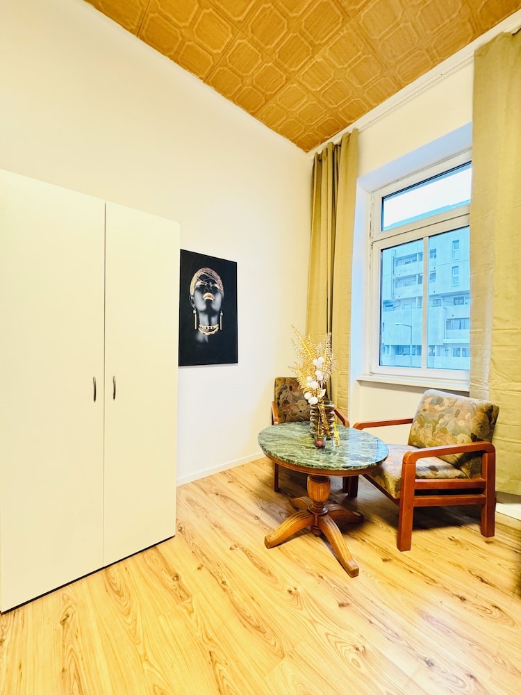 Comfy Studio Apt Near FAC Platz