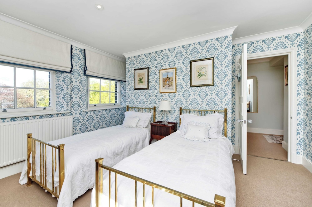 Beautiful & Spacious, 2 Bed in South Kensington