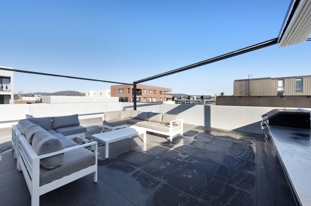 Accommodate Canberra - Azure