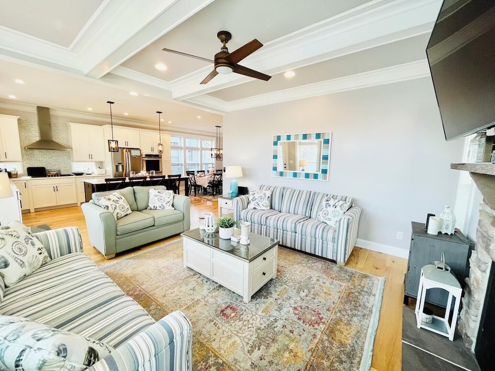 Lake Avenue 22
