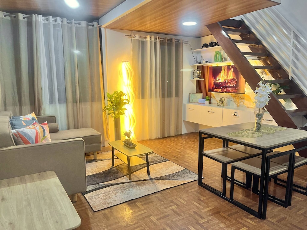 Bloomstone Urban Chill Cabin