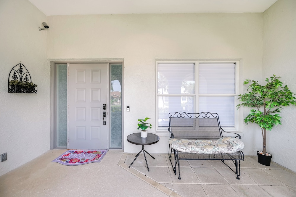 Resort Community Escape: Naples Home 5 Mi to Beach