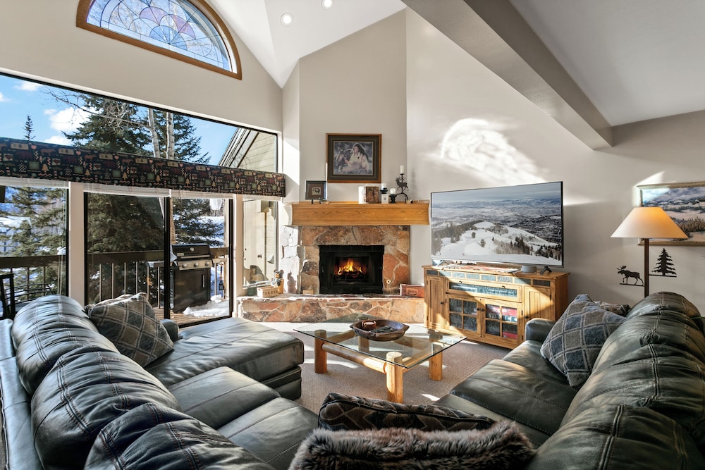 Queen Esther at Deer Valley Resort - Four Bedroom Condo with Hot Tub #2447 4 Condo