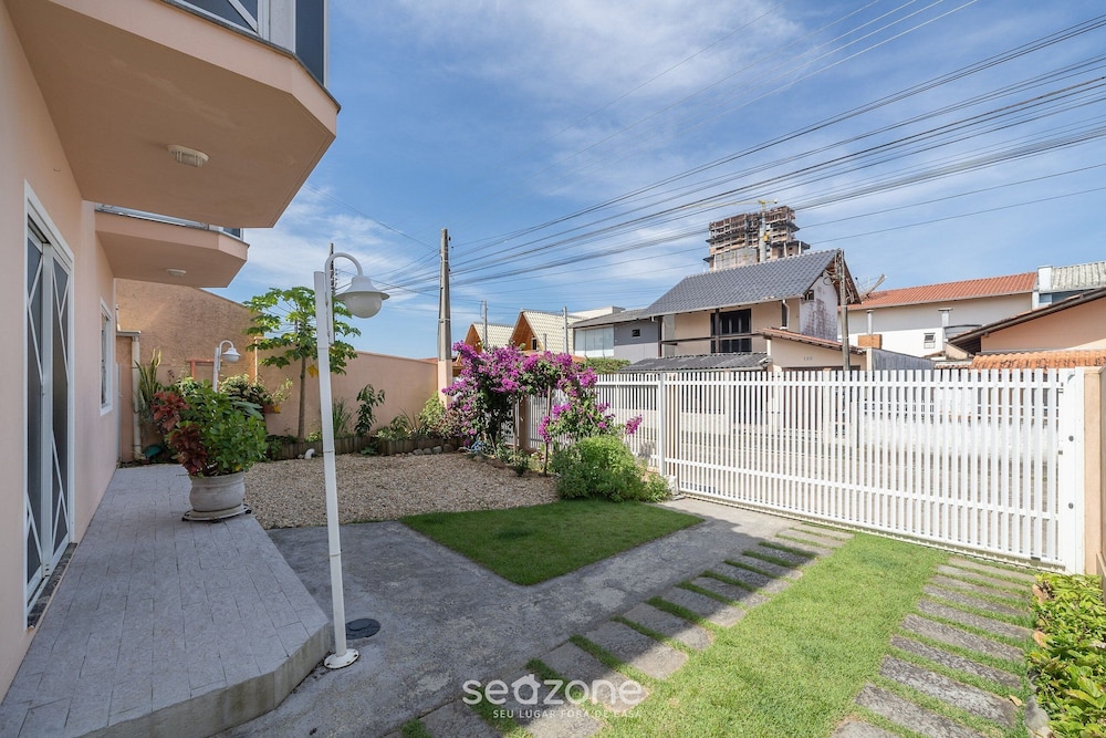 5BR Home w/ Pool in Penha Center Bsl190