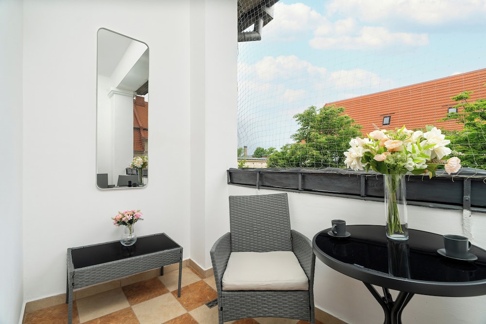 Poznan 3rd Floor Studio for 2 by Renters view 2
