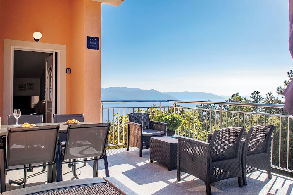 Seaview House - Leana Apartment